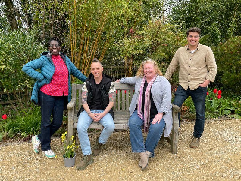 Live on Together TV now: Garden Rescue