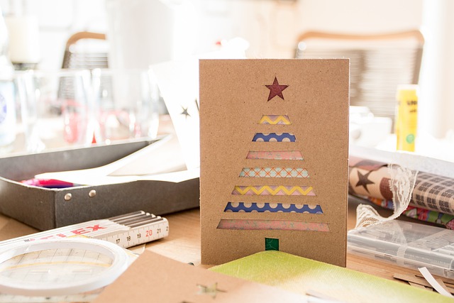 christmas-card DIY (Image by Steven Weirather from Pixabay )